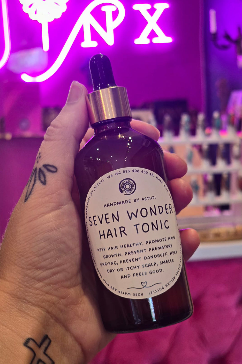 Jinx the Label now offers Seven Wonder Hair Tonic, a natural 100 ml ritual to soothe, strengthen and revive your beautiful hair, from root to tip.