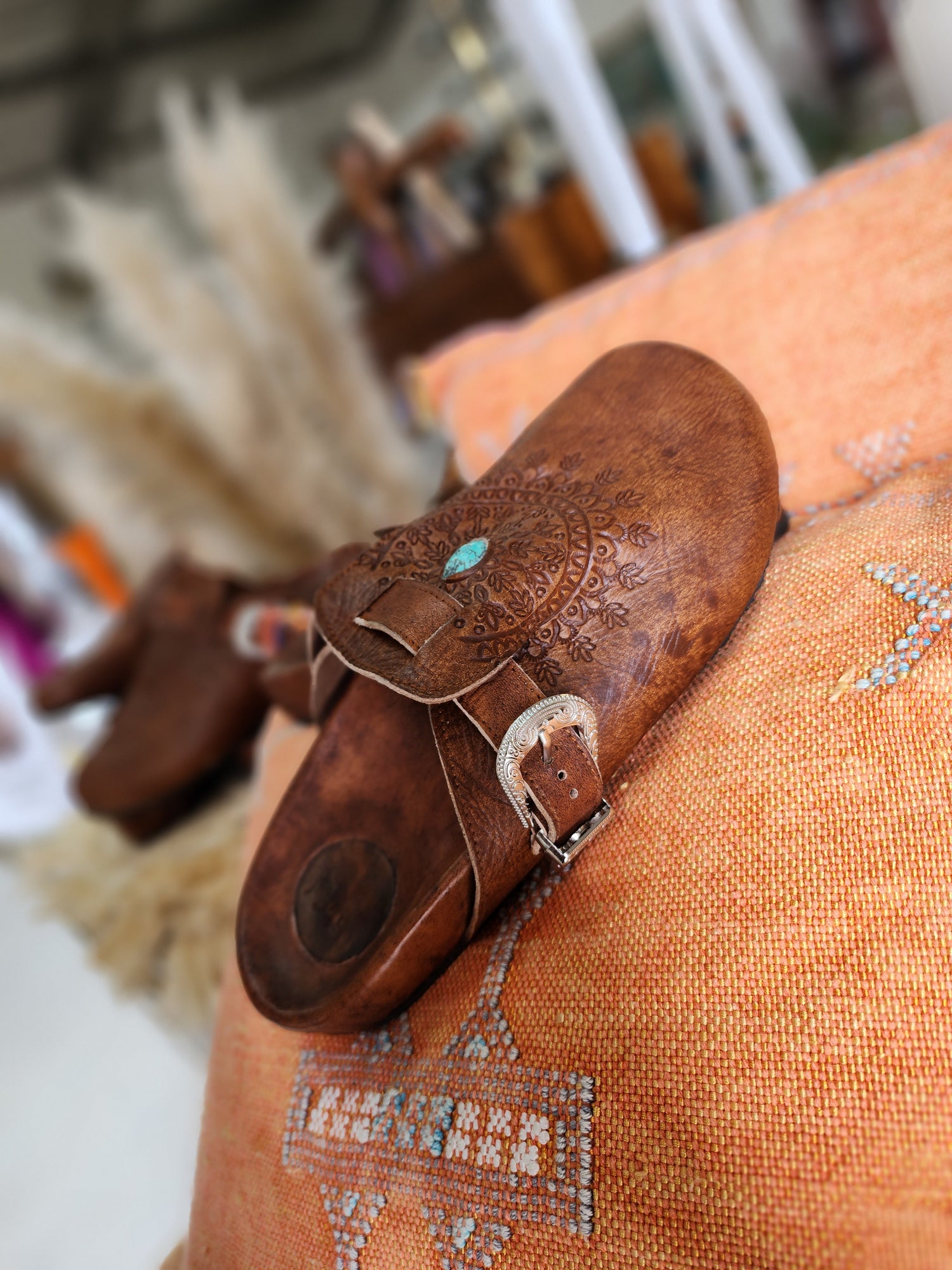 Amazonian leather slides- with stone