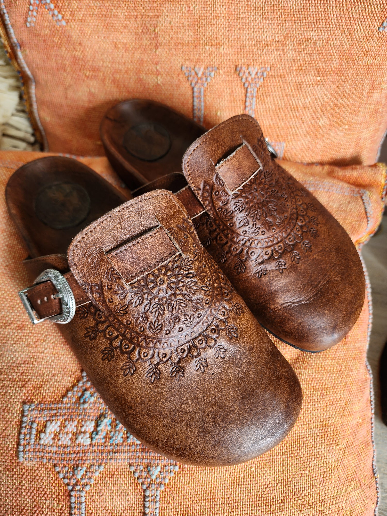 Amazonian leather slides- embossed