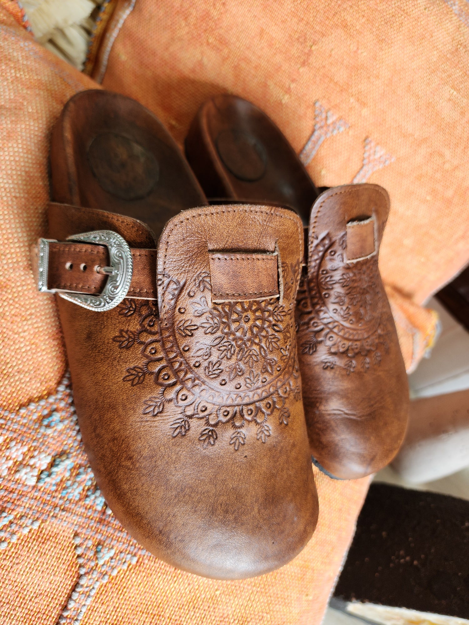 Amazonian leather slides- embossed