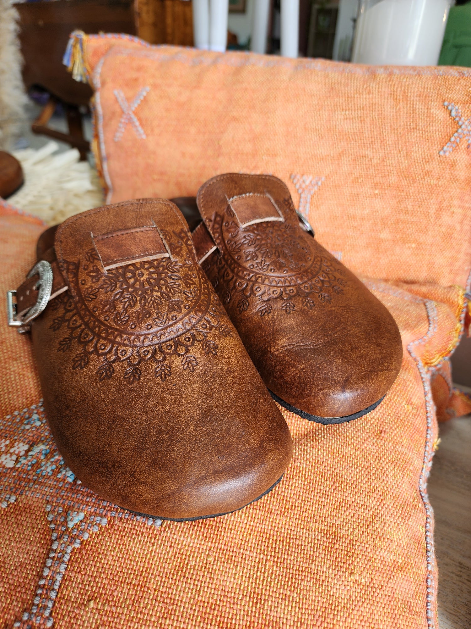 Amazonian leather slides- embossed