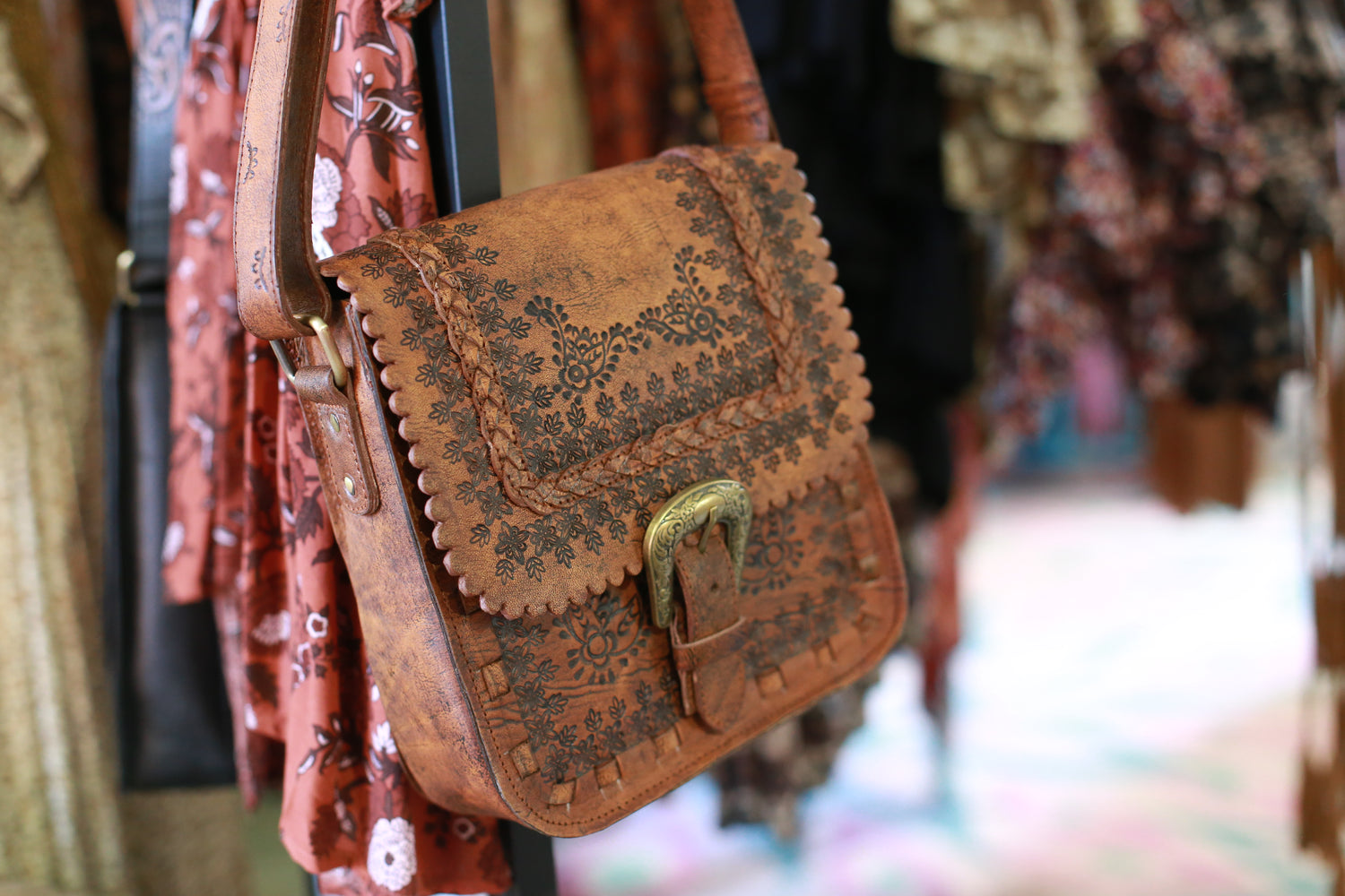 Farrah leather carved bag with buckle