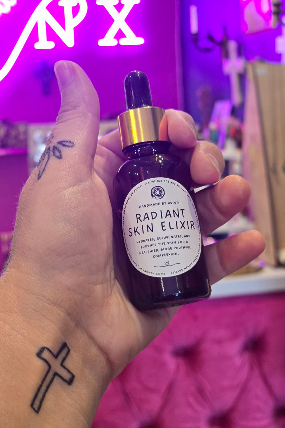 Jinx the Label now offers the Radiant Skin Elixir, a 30 ml bottle of pure plant powered magic to hydrate, nourish and glow up the clean way with no fillers.
