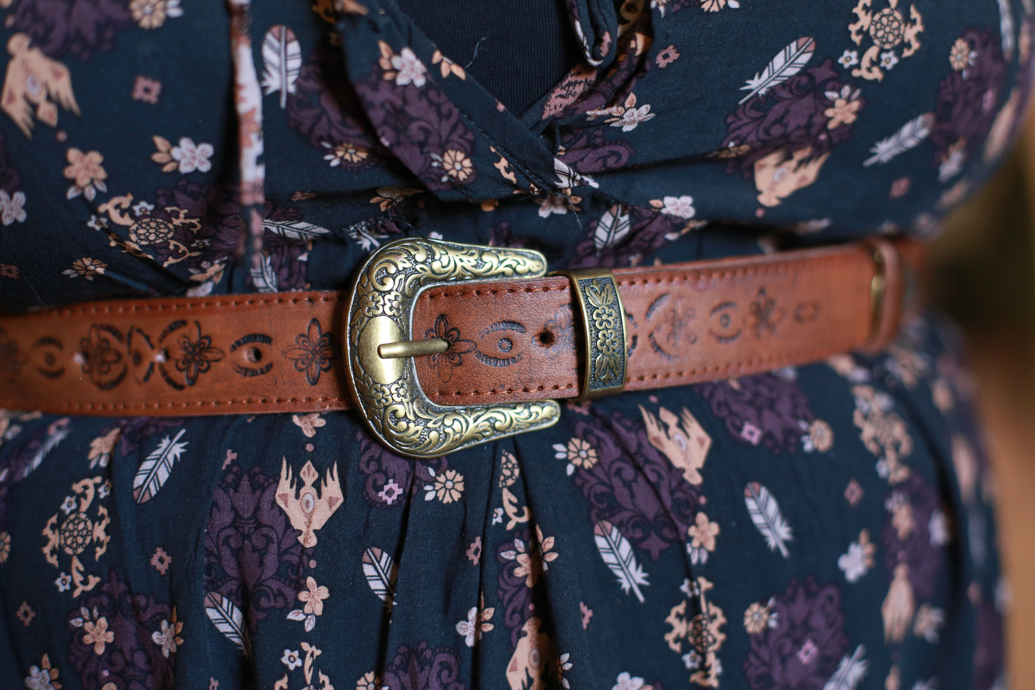 Wiccan leather belt in brown with brass buckle